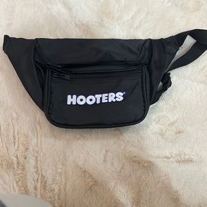 Hooters Fanny pack